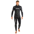 A 2-piece wetsuit 3.5mm built for Freedivers