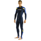 A thin 1mm neoprene suit fort warm water